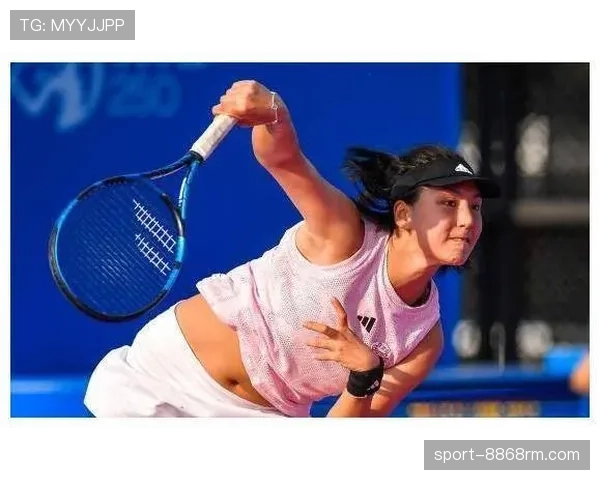 王欣瑜休息日竟然把豪宅厨房弄成了迷你健身房，这日常反差我服了