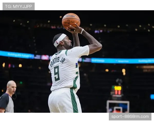 乔·约翰逊无球跑动有效拉开空间 提升球队中投命中率