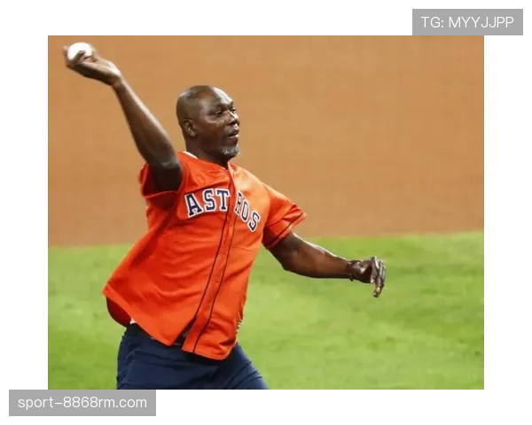 奥拉朱旺内线背身单打效率提升 完胜同代中锋对抗