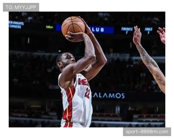 希罗挡拆频繁制造错位，提升球队关键时刻得分效率