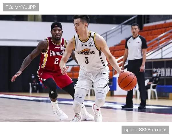 封盖犯规判定：如何区分合法防守与打手犯规？